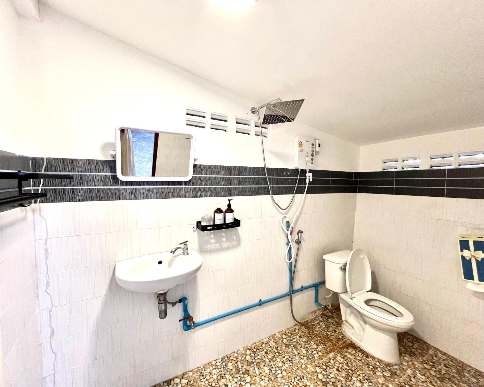 Misfits Hostel Пай Екстер'єр фото